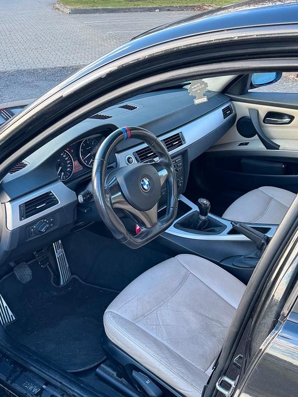 Gebraucht BMW 325 218 PS (160 kW) 2007 Schwarz Limousine