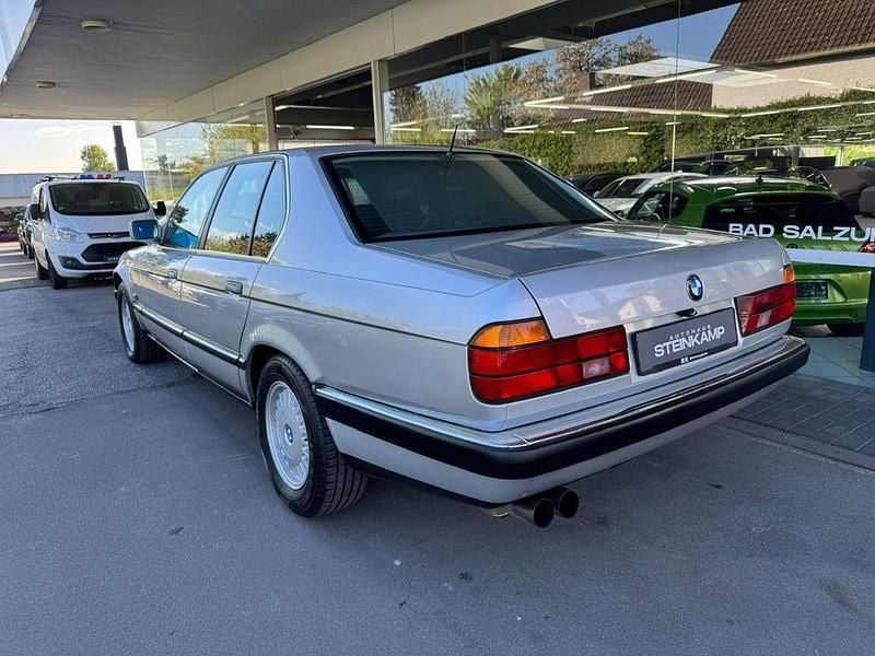 Second-hand BMW 730 218 CP (160 kW) 1993 Argintiu Berlinǎ