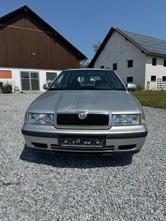 Gebraucht Skoda Octavia 116 PS (85 kW) 2000 Silber Limousine