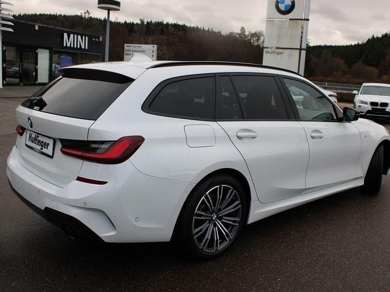Gebraucht BMW 320 M Sport 190 PS (139 kW) 2022 Weiß Limousine