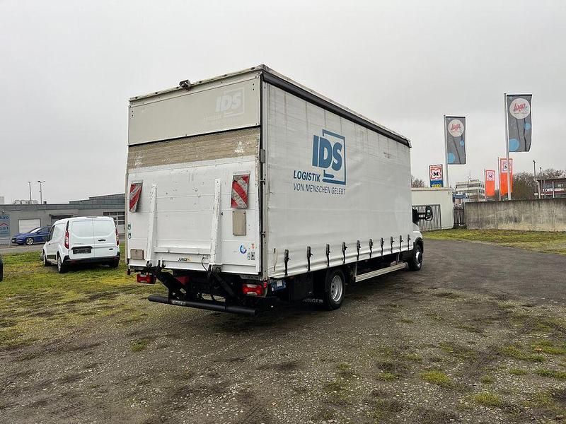 Gebraucht Iveco Daily 179 PS (131 kW) 2019 Weiß