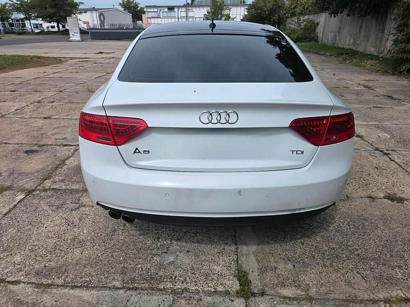 Gebraucht Audi A5 Sportback 179 PS (131 kW) 2015 Weiß Kleinwagen