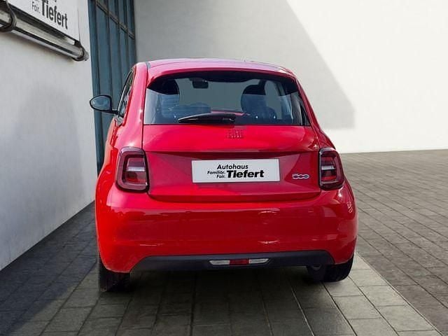 Gebraucht Fiat 500e Red 86 kW (118 PS) 2022 Red vr111/a Kleinwagen