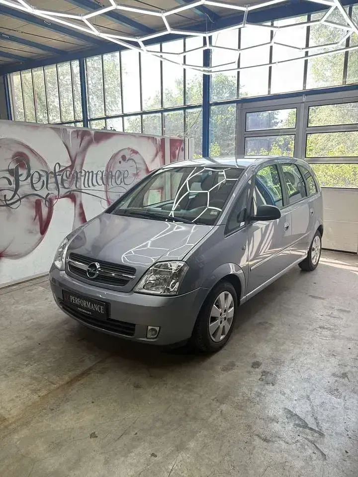 Gebraucht Opel Meriva 101 PS (74 kW) 2003 Lichtsilber m2 Van / Kleinbus