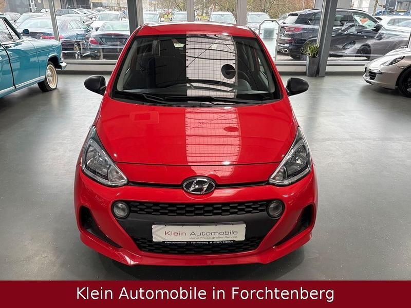 Gebraucht Hyundai i10 Pure 67 PS (49 kW) 2019 Rot Kleinwagen