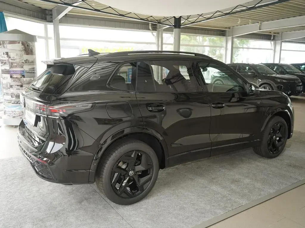 Gebraucht VW Tiguan Style 204 PS (150 kW) 2026 Schwarz SUV