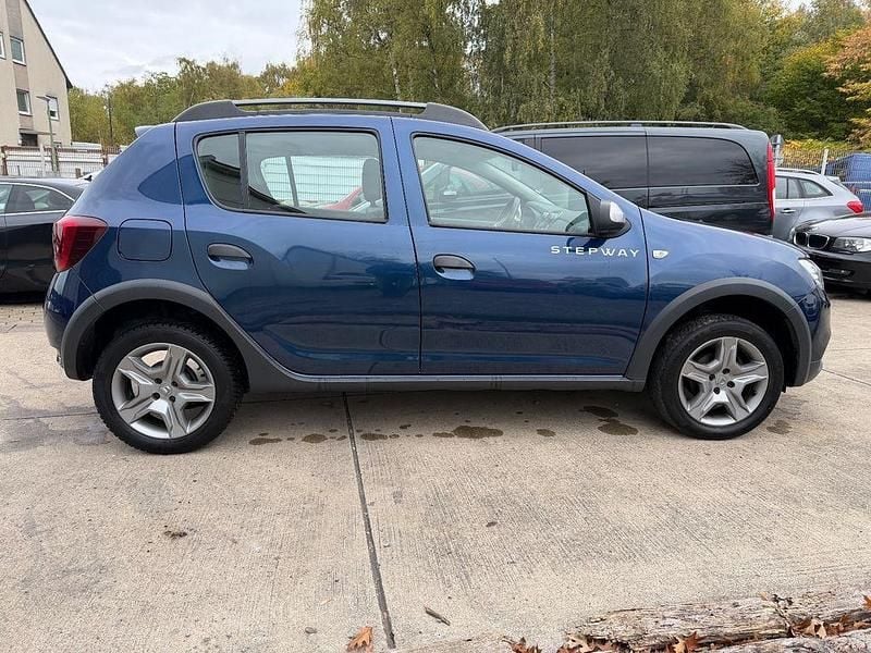 Gebraucht Dacia Sandero Prestige 90 PS (66 kW) 2019 Blau cosmos Kleinwagen