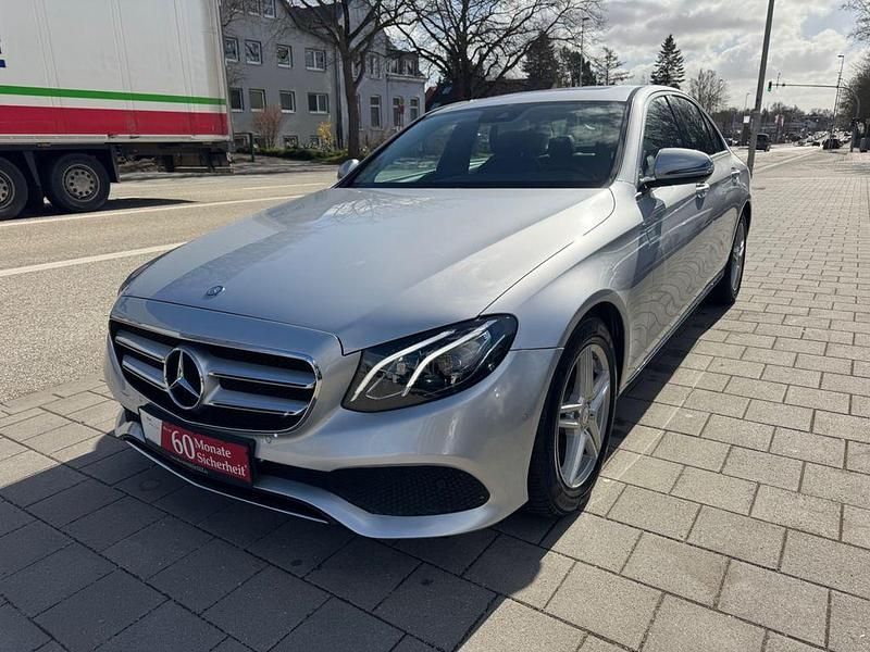 Gebraucht Mercedes E220 194 PS (142 kW) 2016 Silber Limousine