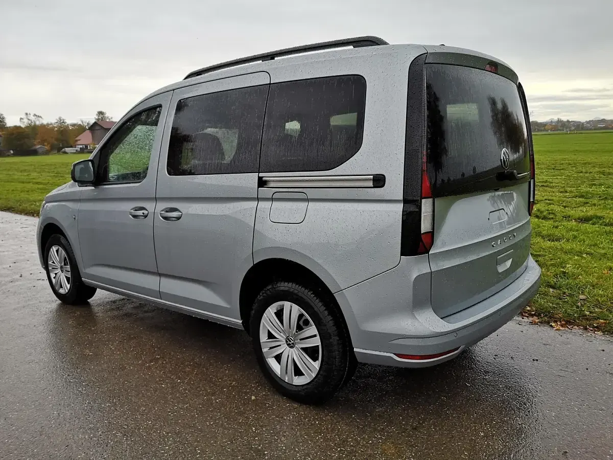 Neu VW Caddy Basis 116 PS (85 kW) 2026 Oystersilver metallic Van / Kleinbus
