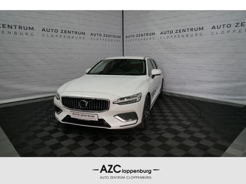 Weiß Gebraucht 2021 Volvo V60 Inscription Kombi | 25.950 € (Guter Preis) - Bild 1/4
