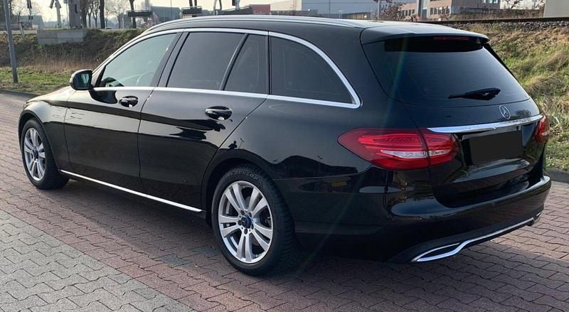 Gebraucht Mercedes C220 170 PS (125 kW) 2016 Schwarz Kombi