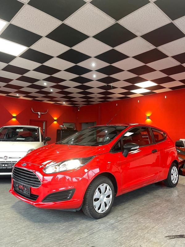 Gebraucht Ford Fiesta 60 PS (44 kW) 2014 Rot Kleinwagen