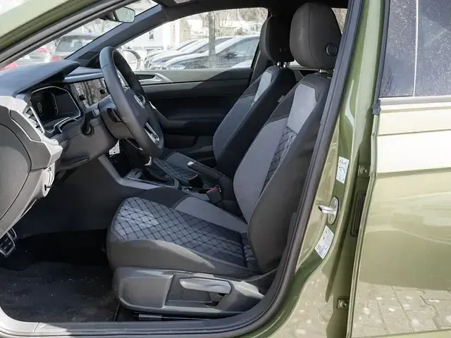 Gebraucht VW Taigo Style 110 PS (80 kW) 2024 Visual green metallic schwarz SUV