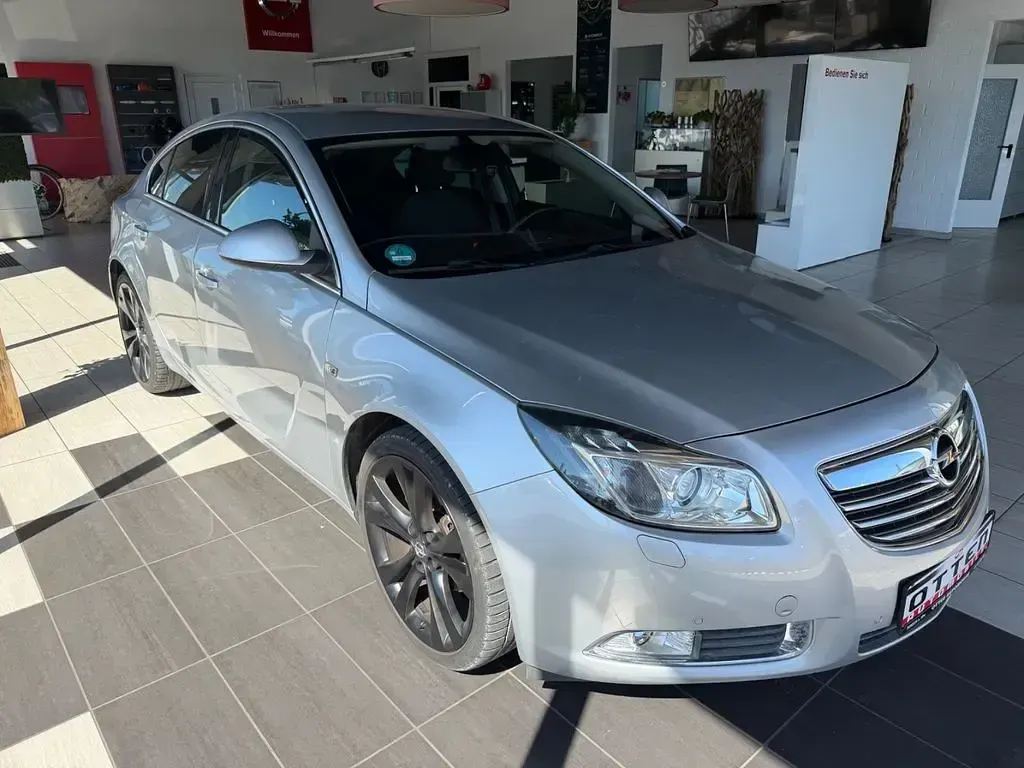 Gebraucht Opel Insignia Active 160 PS (117 kW) 2013 Silber Limousine