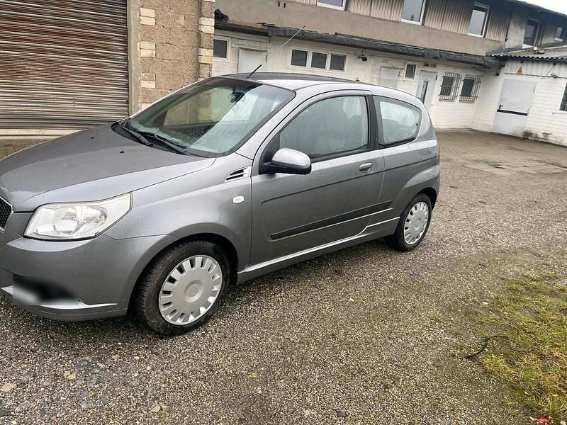 Gebraucht Chevrolet Aveo 88 PS (64 kW) 2010 Grau Kleinwagen