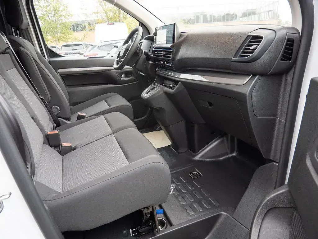 Gebraucht Peugeot e-Expert 100 kW (136 PS) 2024 Weiss Van