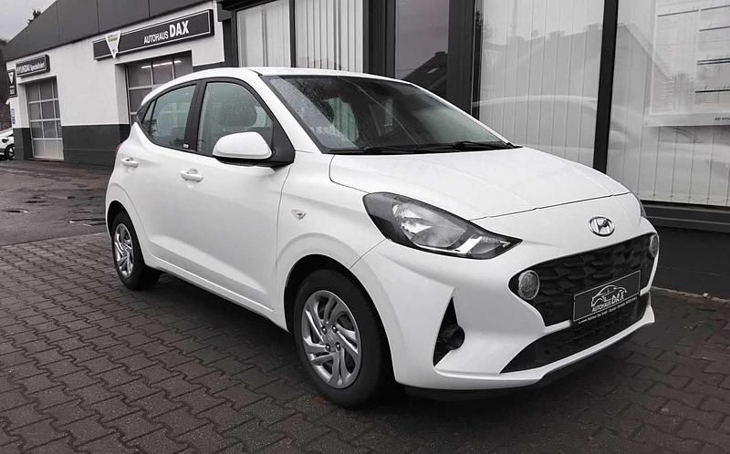 Gebraucht Hyundai i10 Select 67 PS (49 kW) 2021 Weiß Kleinwagen