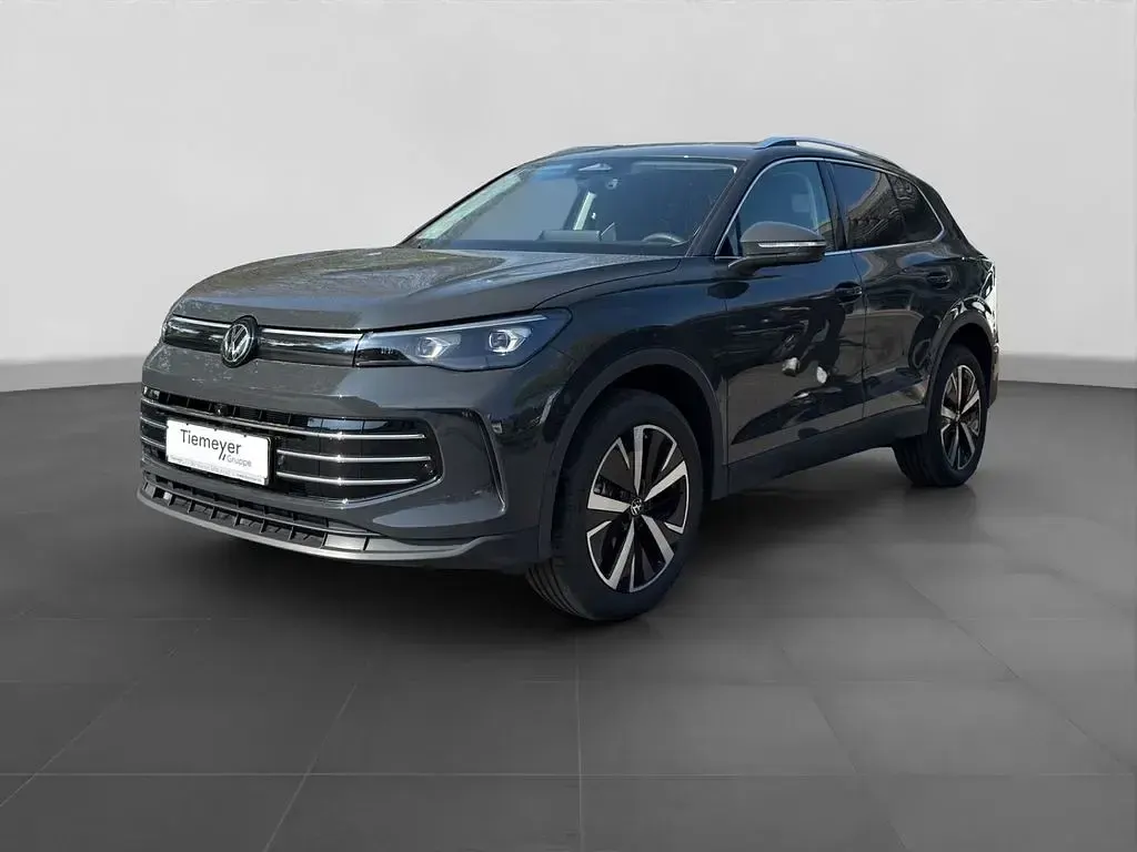 Neu VW Tiguan IQ Drive 193 PS (141 kW) 2026 Grau SUV