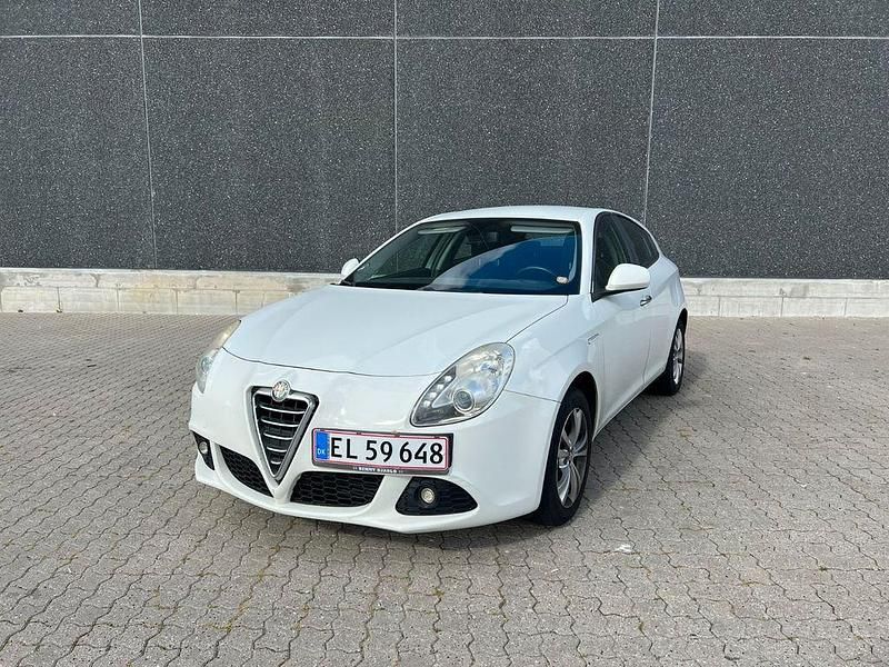 Gebraucht 2011 Alfa Romeo Giulietta Turismo Kleinwagen | 4.000 € (Superpreis) - Bild 1/4