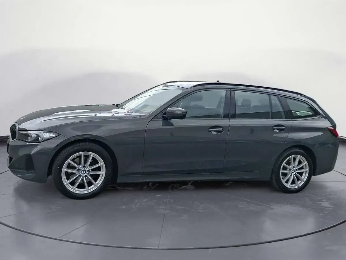 Gebraucht BMW 320 Sport Line 190 PS (139 kW) 2023 Grau Kombi