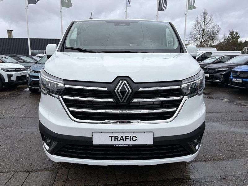 Neu Renault Trafic Evolution 150 PS (110 kW) 2026 Weiß Van / Kleinbus