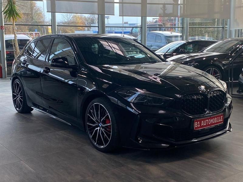 Gebraucht BMW M135 Performance 306 PS (225 kW) 2022 Schwarz Kleinwagen
