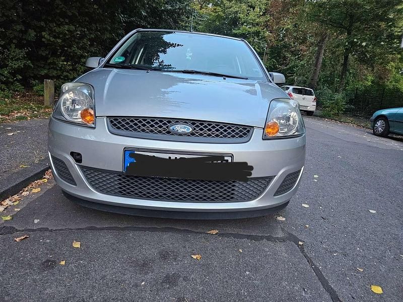 Silber Gebraucht 2008 Ford Fiesta Style Kleinwagen | 2.450 € (Fairer Preis) - Bild 1/4