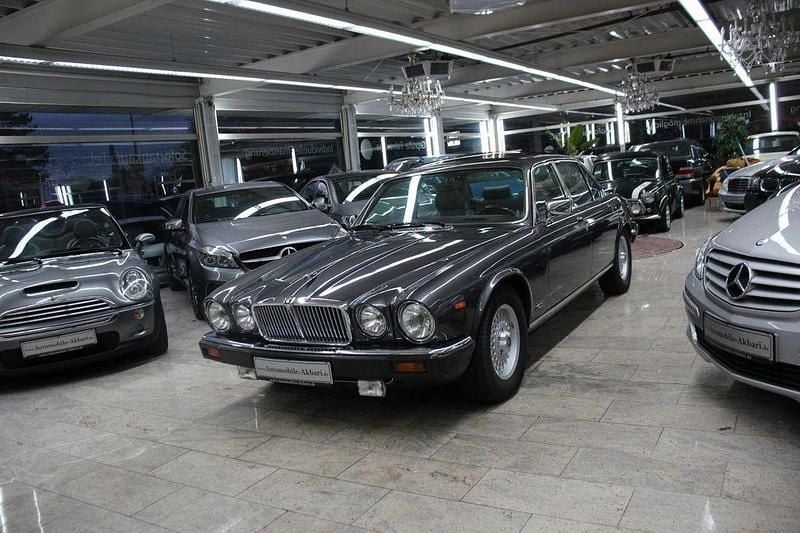 Gebraucht Jaguar XJ12 295 PS (216 kW) 1986 Grau Limousine