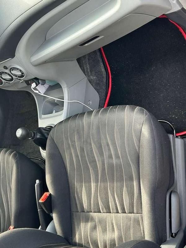 Gebraucht Nissan Pixo Visia 68 PS (50 kW) 2012 Silber Kleinwagen