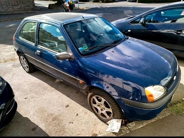 Blau Gebraucht 2001 Ford Fiesta Kleinwagen | 699 € (Fairer Preis) - Bild 1/4