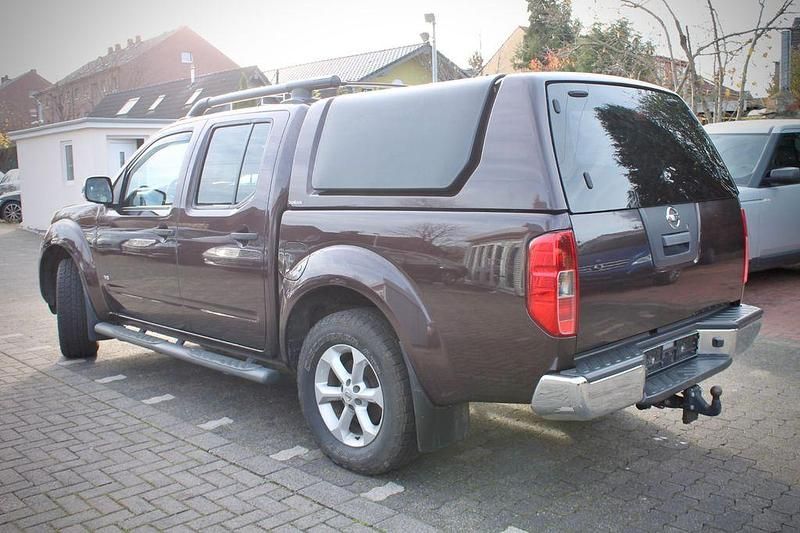 Gebraucht Nissan Navara 231 PS (169 kW) 2014 Braun Abholung
