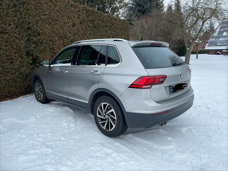 Gebraucht VW Tiguan Sound 150 PS (110 kW) 2017 Grau SUV