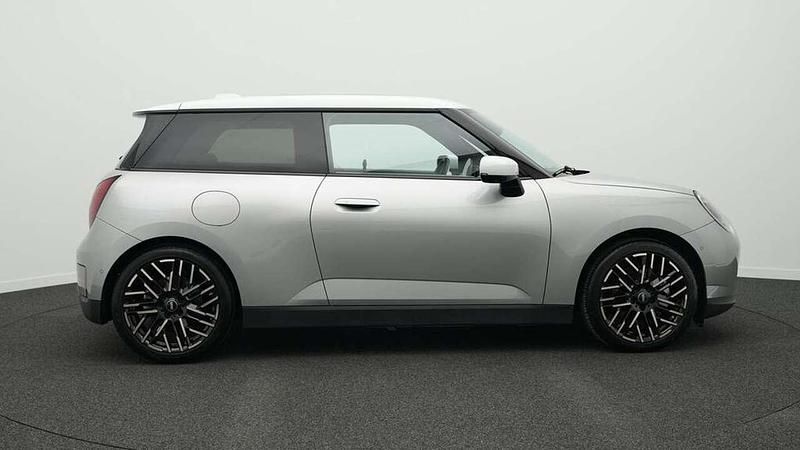 Gebraucht Mini Cooper Favoured 135 kW (184 PS) 2024 Grau Kleinwagen