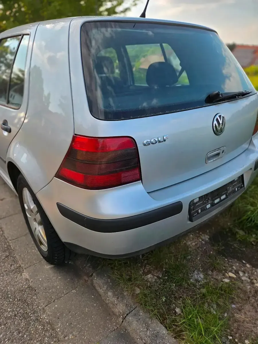 Gebraucht VW Golf IV Basis 75 PS (55 kW) 2002 Silber Kleinwagen
