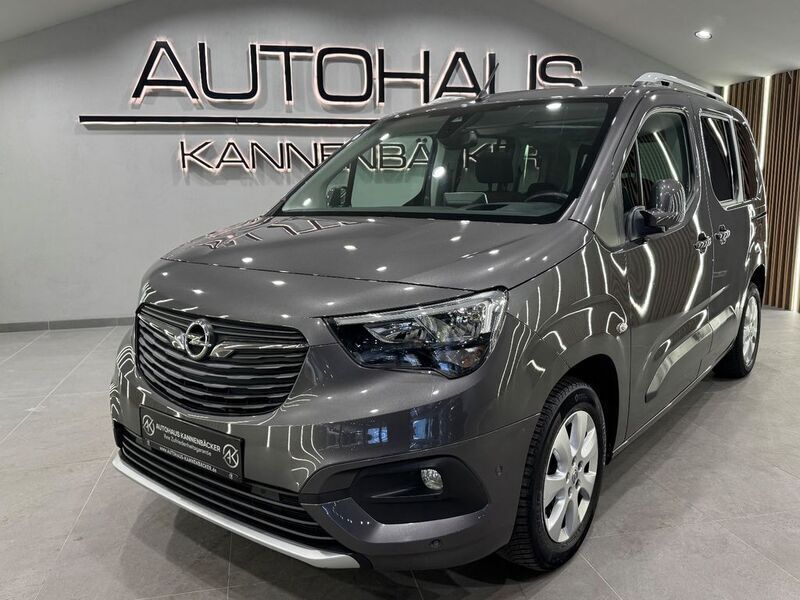 Grau Gebraucht 2019 Opel Combo Life Innovation Van / Kleinbus | 17.990 € (Fairer Preis) - Bild 1/4