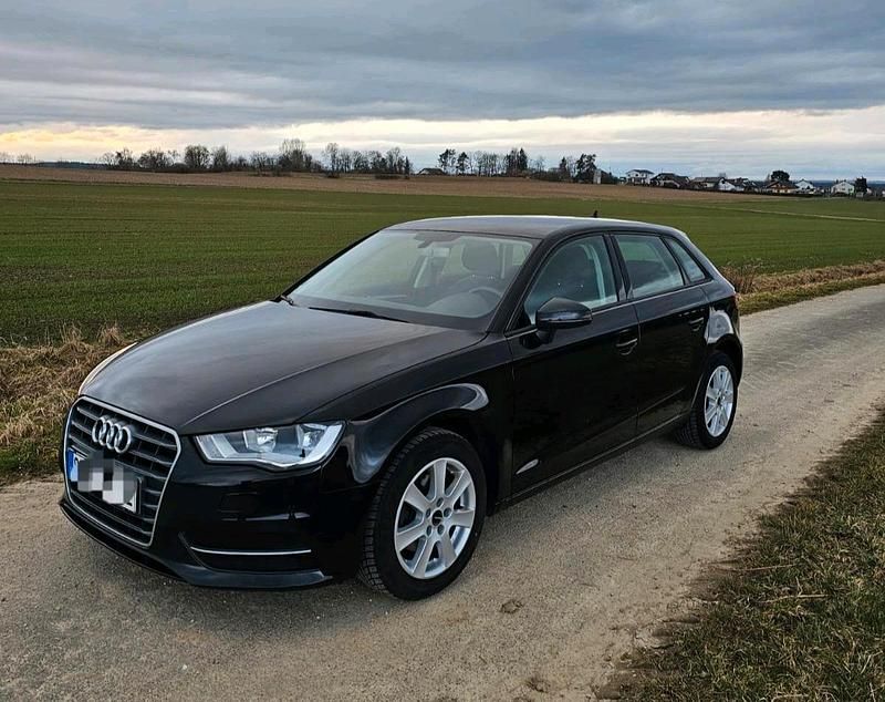 Gebraucht Audi A3 110 PS (80 kW) 2015 Schwarz Limousine