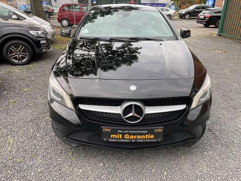Schwarz Gebraucht 2016 Mercedes CLA200 Shooting Brake Kombi | 10.600 € (Etwas zu teuer) - Bild 1/4
