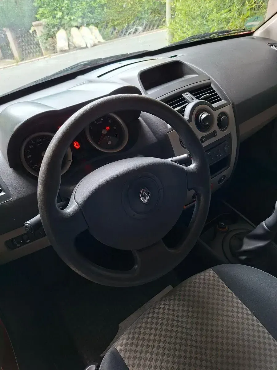 Gebraucht Renault Mégane GrandTour Authentique 111 PS (81 kW) 2007 Rot Kombi