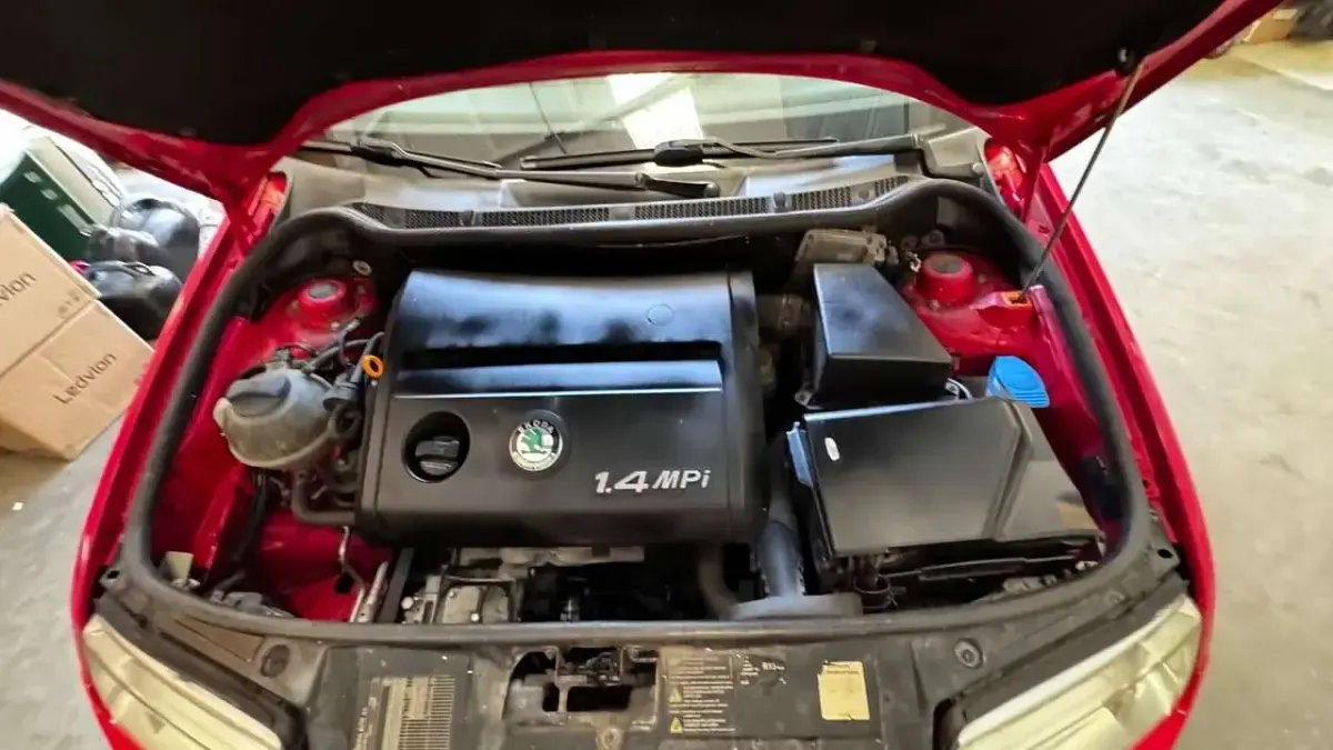 Gebraucht Skoda Fabia 68 PS (50 kW) 2000 Rot Limousine