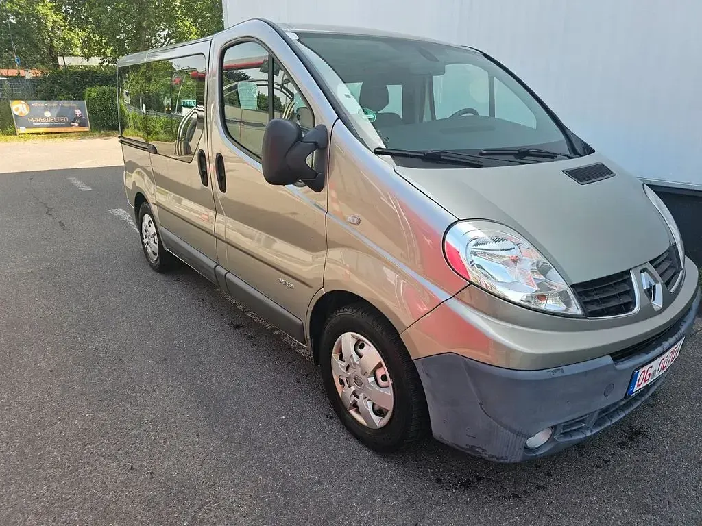 Gebraucht Renault Trafic Expression 145 PS (106 kW) 2009 Gold Van / Kleinbus