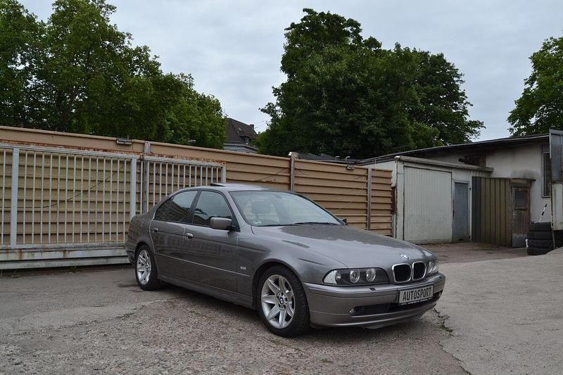 Gebraucht BMW 520 Lifestyle 170 PS (125 kW) 2002 Grau Limousine