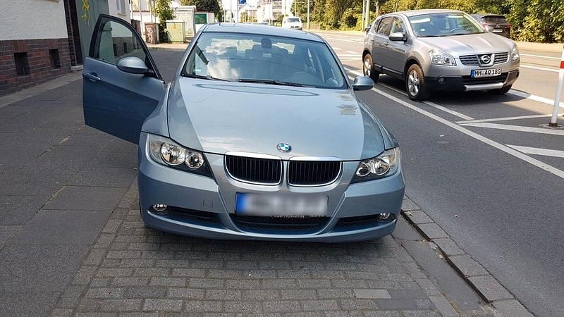 Gebraucht BMW 320 150 PS (110 kW) 2007 Silber Limousine