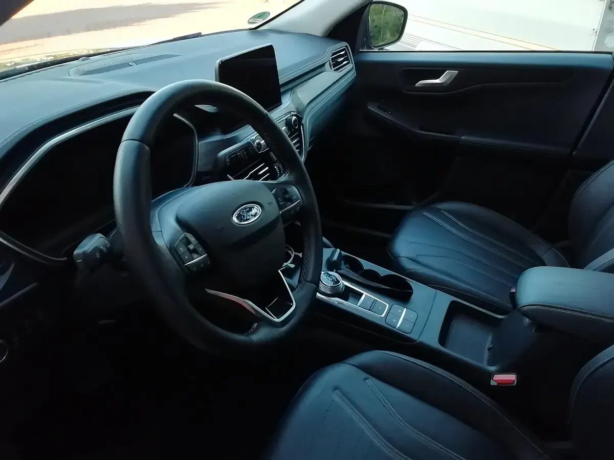 Gebraucht Ford Kuga 190 PS (139 kW) 2020 Schwarz SUV