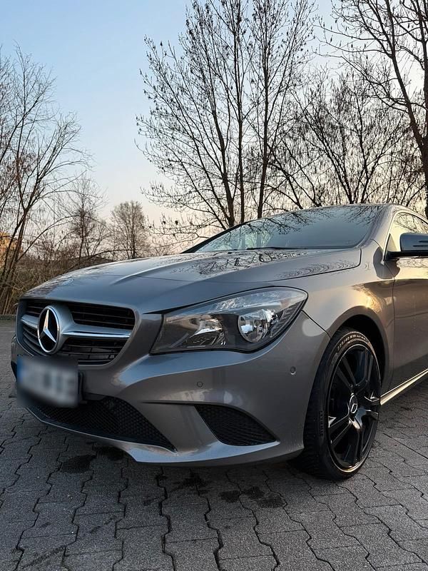 Gebraucht Mercedes CLA200 136 PS (100 kW) 2015 Grau Limousine
