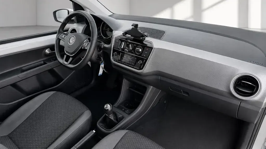 Używany VW up! Active 65 KM (47 kW) 2022 Biały Hatchback
