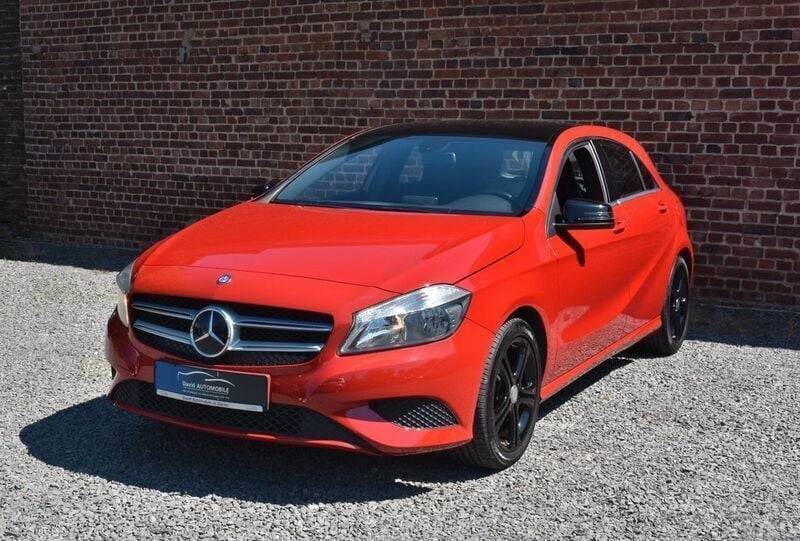 Rot Gebraucht 2014 Mercedes A180 Limousine | 14.290 € (Fairer Preis) - Bild 1/4
