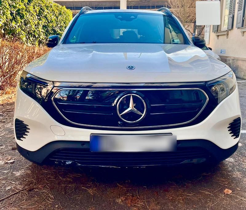 Weiß Gebraucht 2023 Mercedes EQB250 SUV | 35.000 € (Fairer Preis) - Bild 1/4