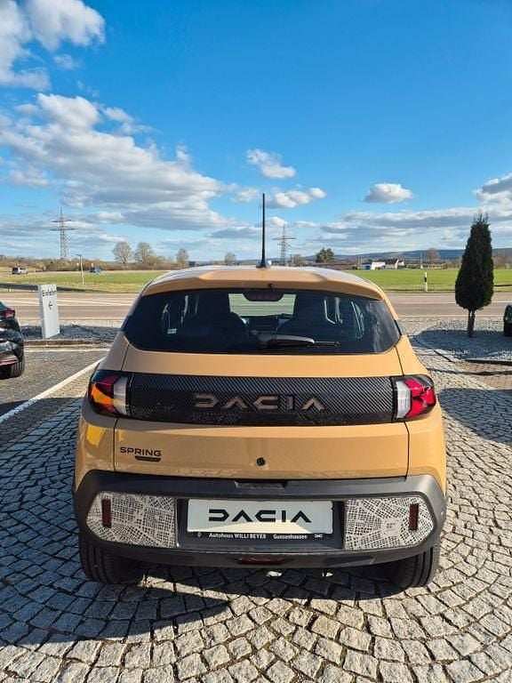 Neu Dacia Spring Extreme 47 kW (65 PS) 2026 Safaribeige Kleinwagen