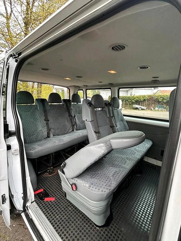 Second-hand Ford Transit 86 CP (63 kW) 2010 Alb Monovolum
