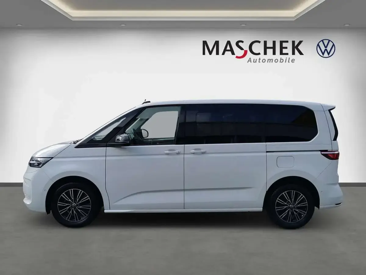 Gebraucht VW T7 Life 150 PS (110 kW) 2024 Weiß Van